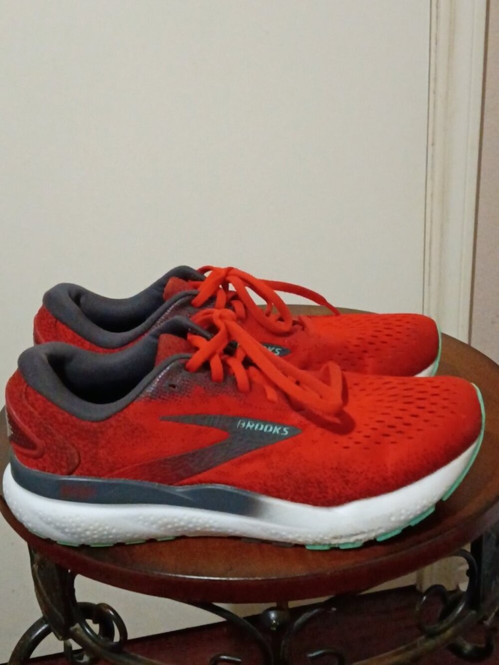 Brooks Ghost 16 Running Shoes 1104181D623 Fiery Red Ebony Green Mens Size 8